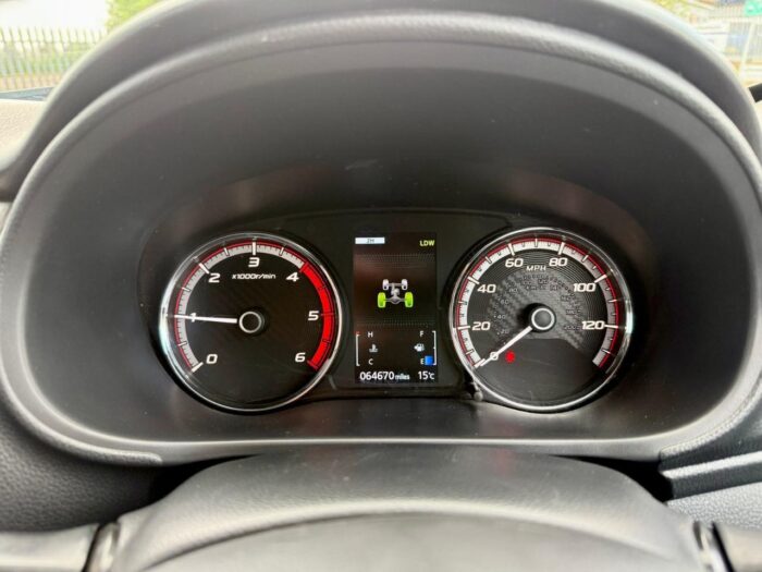 Mitsubishi L200 Warrior - Image 13