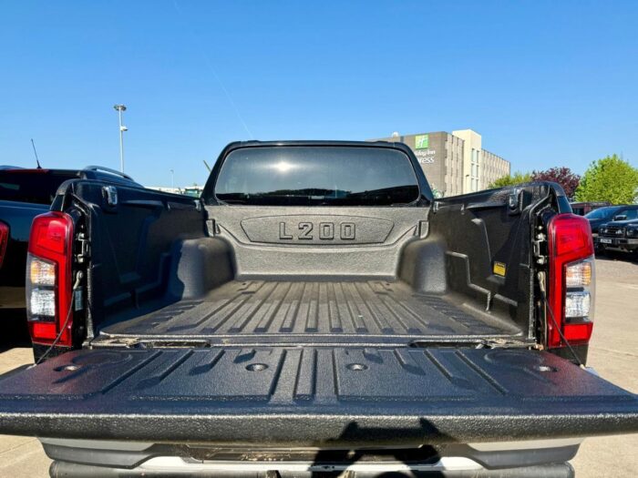 Mitsubishi L200 Warrior - Image 10