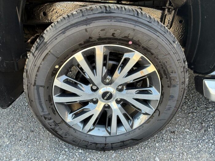 (BRAND NEW) Isuzu D-Max DL40 Manual - Image 11