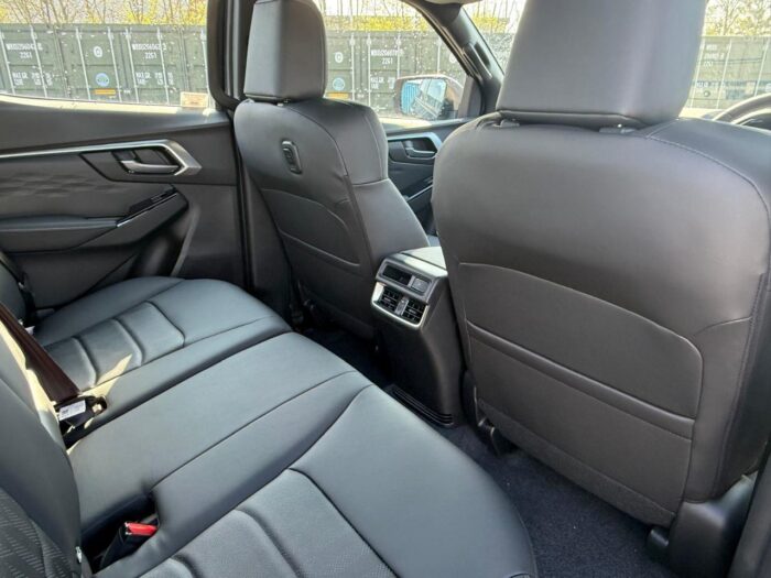 (BRAND NEW) Isuzu D-Max DL40 Manual - Image 13