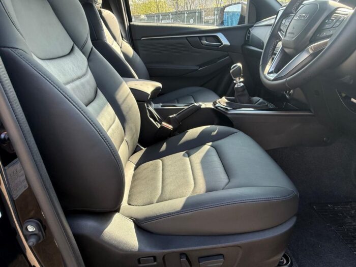 (BRAND NEW) Isuzu D-Max DL40 Manual - Image 15