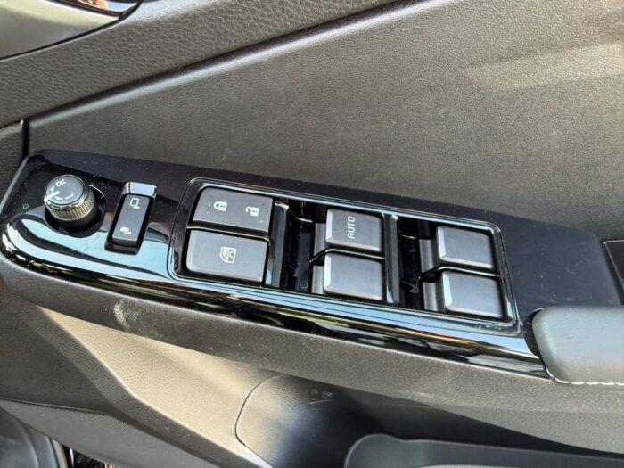 (BRAND NEW) Isuzu D-Max DL40 Manual - Image 16