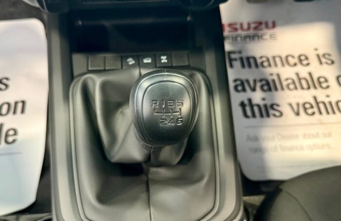 (BRAND NEW) Isuzu D-Max Utility Extended Cab Manual - Image 19