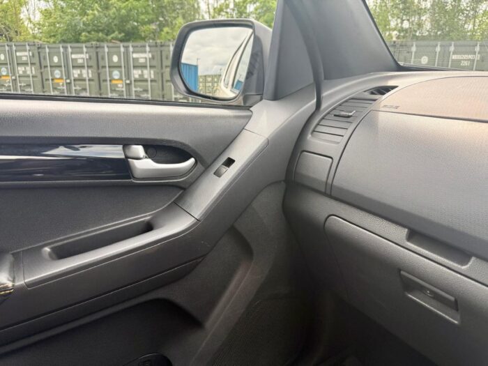 Isuzu D-Max Blade - Image 19