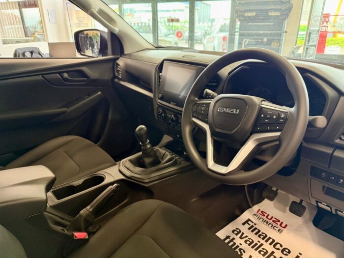 (BRAND NEW) Isuzu D-Max Utility Extended Cab Manual - Image 20