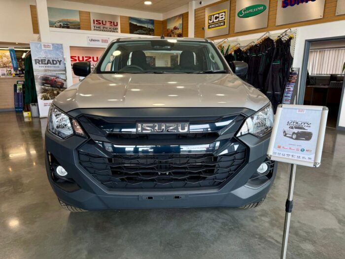 (BRAND NEW) Isuzu D-Max Utility Extended Cab Manual - Image 2