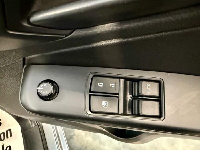 (BRAND NEW) Isuzu D-Max Utility Extended Cab Manual - Image 23