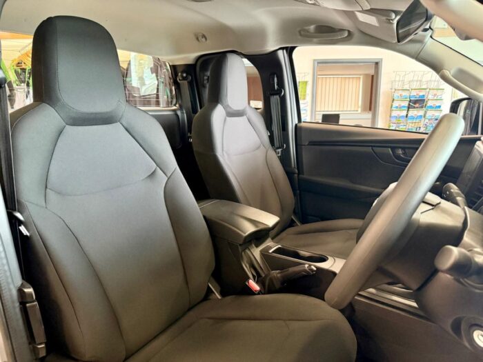 (BRAND NEW) Isuzu D-Max Utility Extended Cab Manual - Image 24