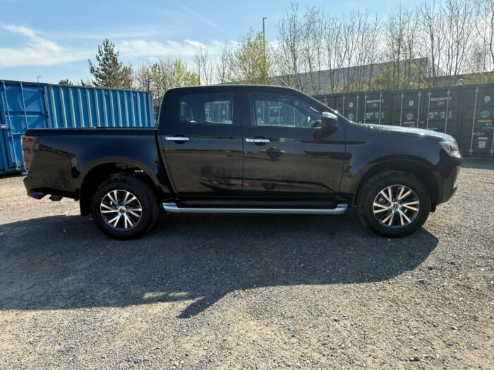 (BRAND NEW) Isuzu D-Max DL40 Manual - Image 4